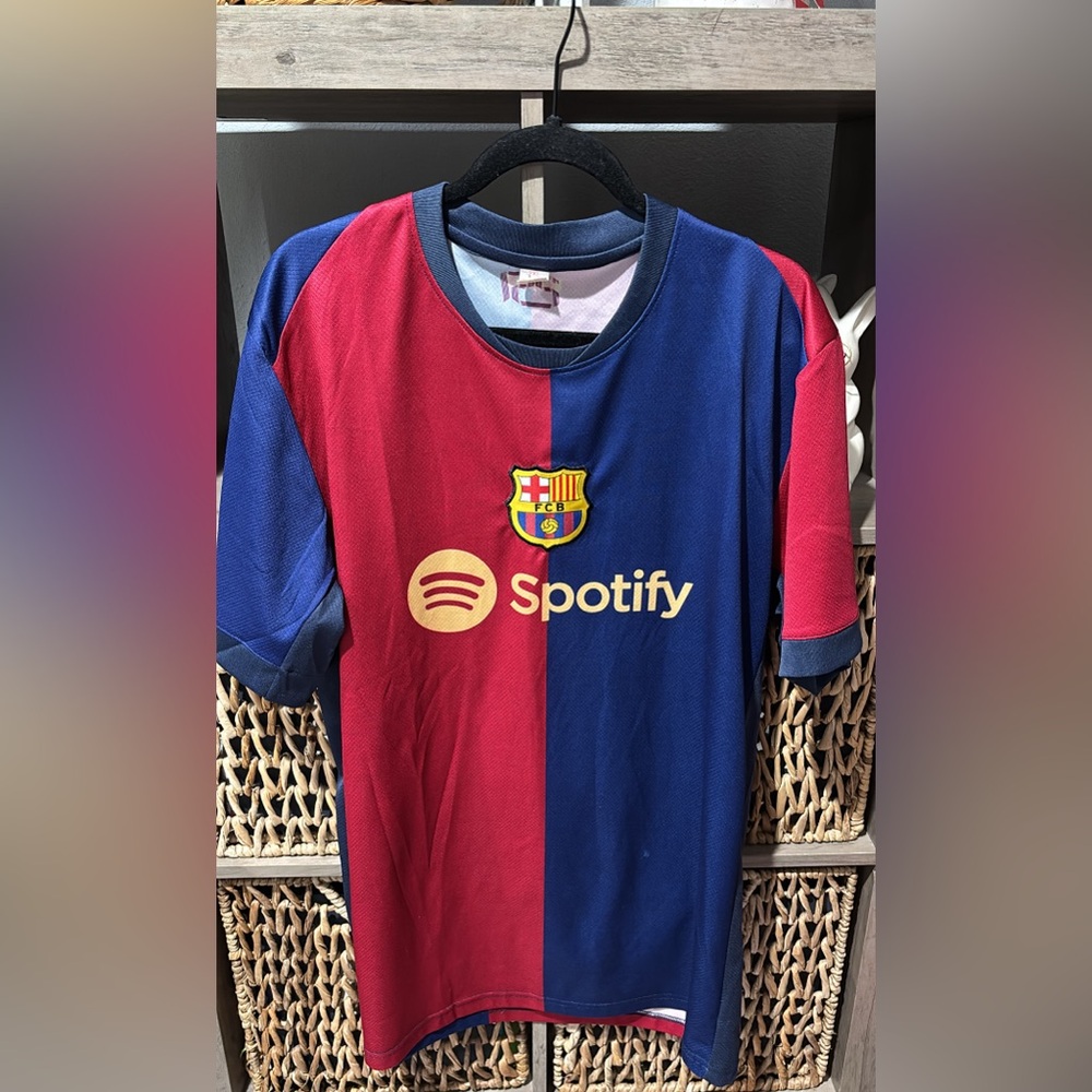 Red and Blue UNHCR Jersey - EUC